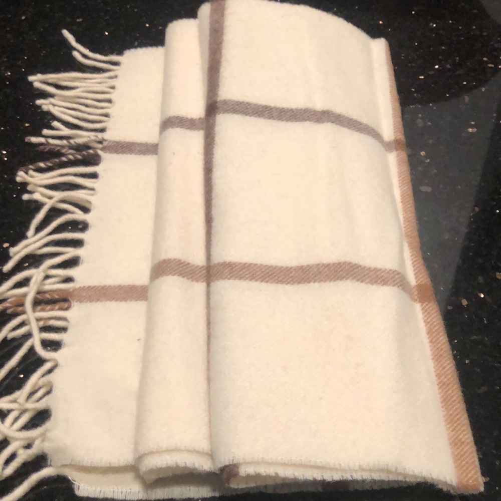 VTG NWT Christian Dior Monsieur Scarf Paris New York. 100% wool. Great Britain